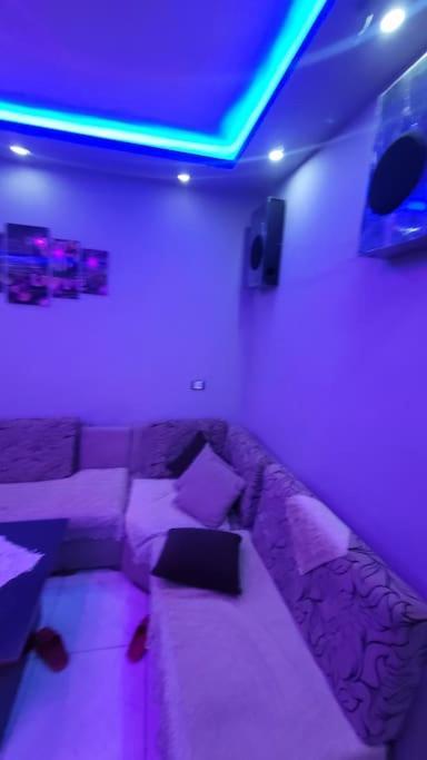 Apartment استديو غرفة نوم و ريسبشن و روف تراس Cairo